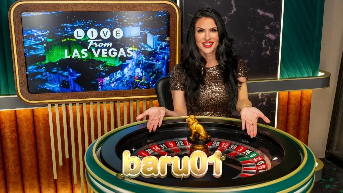 Meja permainan kasino langsung dengan dealer profesional di latar belakang kasino Las Vegas